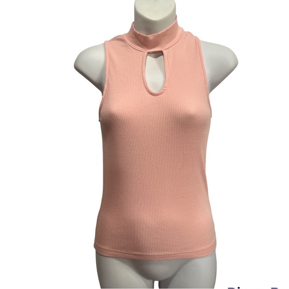 Aeropostale Knit Key hole Top. Light pink size medium - Picture 1 of 9
